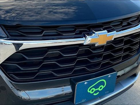 Used 2024 Chevrolet Trax LT w/ Driver Confidence Package FWD image 31
