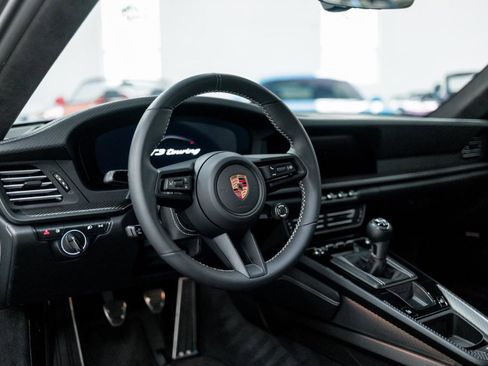 Used 2026 Porsche 911 GT3 RWD image 40