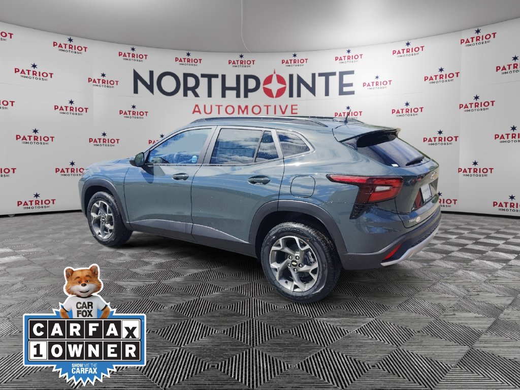 Used 2025 Chevrolet Trax LT FWD image 5