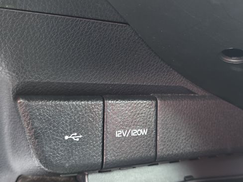 Used 2023 Toyota Camry SE image 31