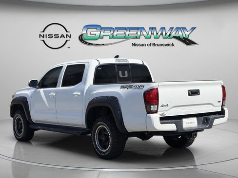 Used 2020 Toyota Tacoma SR AWD/4WD image 5