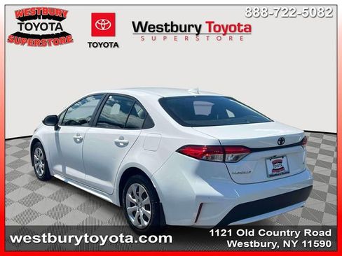 Used 2022 Toyota Corolla LE FWD image 11