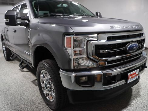 Used 2021 Ford F250 Lariat w/ Lariat Value Package AWD/4WD image 5