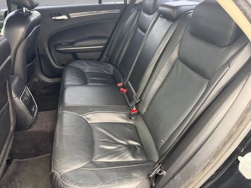 Used 2017 Chrysler 300 Limited image 17