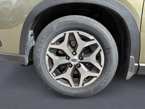Used 2024 Subaru Forester Premium AWD/4WD image 14