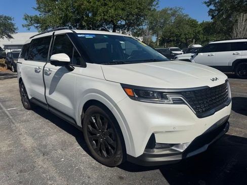 Used 2024 Kia Carnival SX Prestige image 10