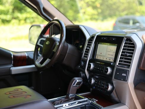 Used 2016 Ford F150 King Ranch w/ Equipment Group 601A Luxury AWD/4WD image 12