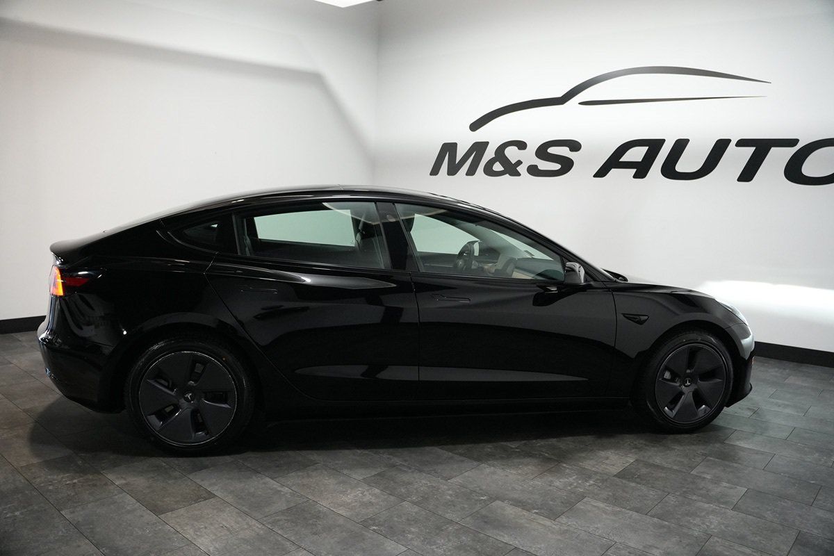 Used 2023 Tesla Model 3 Standard Range RWD image 5