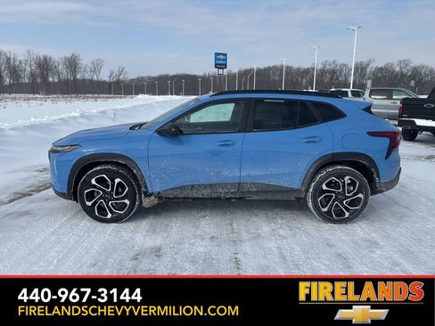 Certified 2024 Chevrolet Trax RS w/ Driver Confidence Package image 2