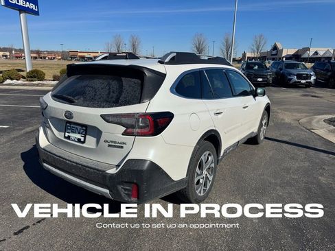 Used 2022 Subaru Outback Touring image 3
