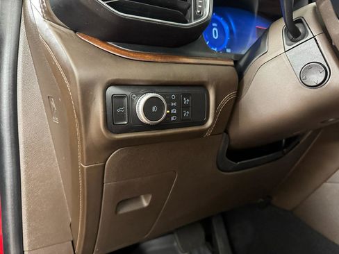 Used 2021 Ford Explorer King Ranch w/ Premium Technology Package image 19