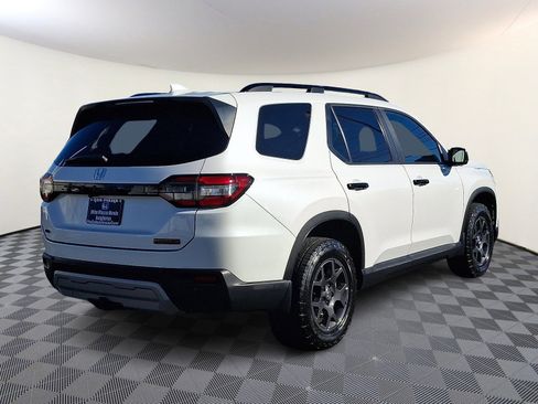 Used 2023 Honda Pilot TrailSport image 7