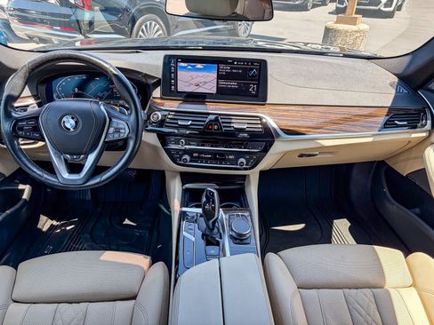 Used 2021 BMW 530i xDrive w/ Premium Package AWD/4WD image 11