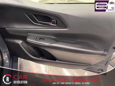 Used 2023 Toyota Prius LE FWD image 48