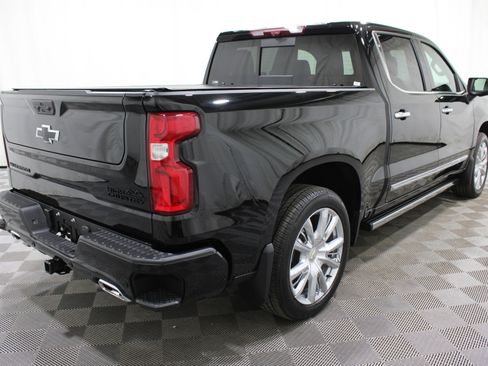 Used 2025 Chevrolet Silverado 1500 High Country image 34