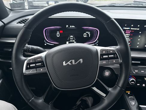 Used 2025 Kia Telluride AWD image 18