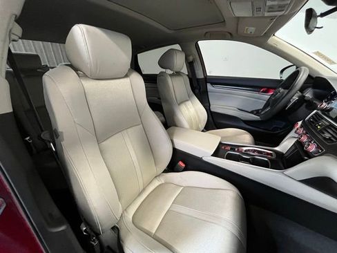 Used 2020 Honda Accord EX image 9