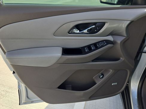 Used 2019 Chevrolet Traverse LT w/ LT Premium Package AWD/4WD image 13