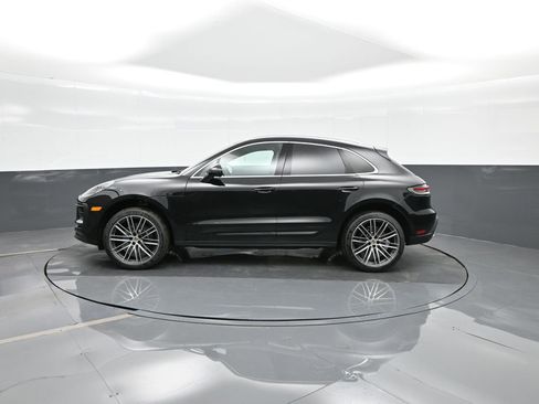 New 2026 Porsche Macan image 2