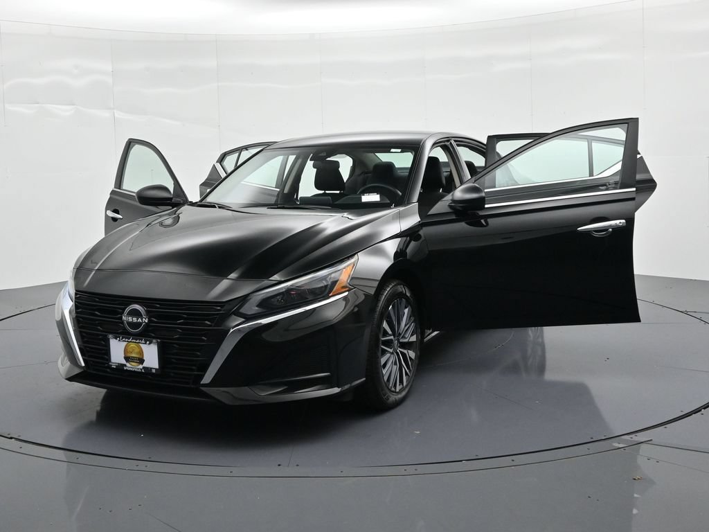 Used 2025 Nissan Altima 2.5 SV AWD/4WD image 25