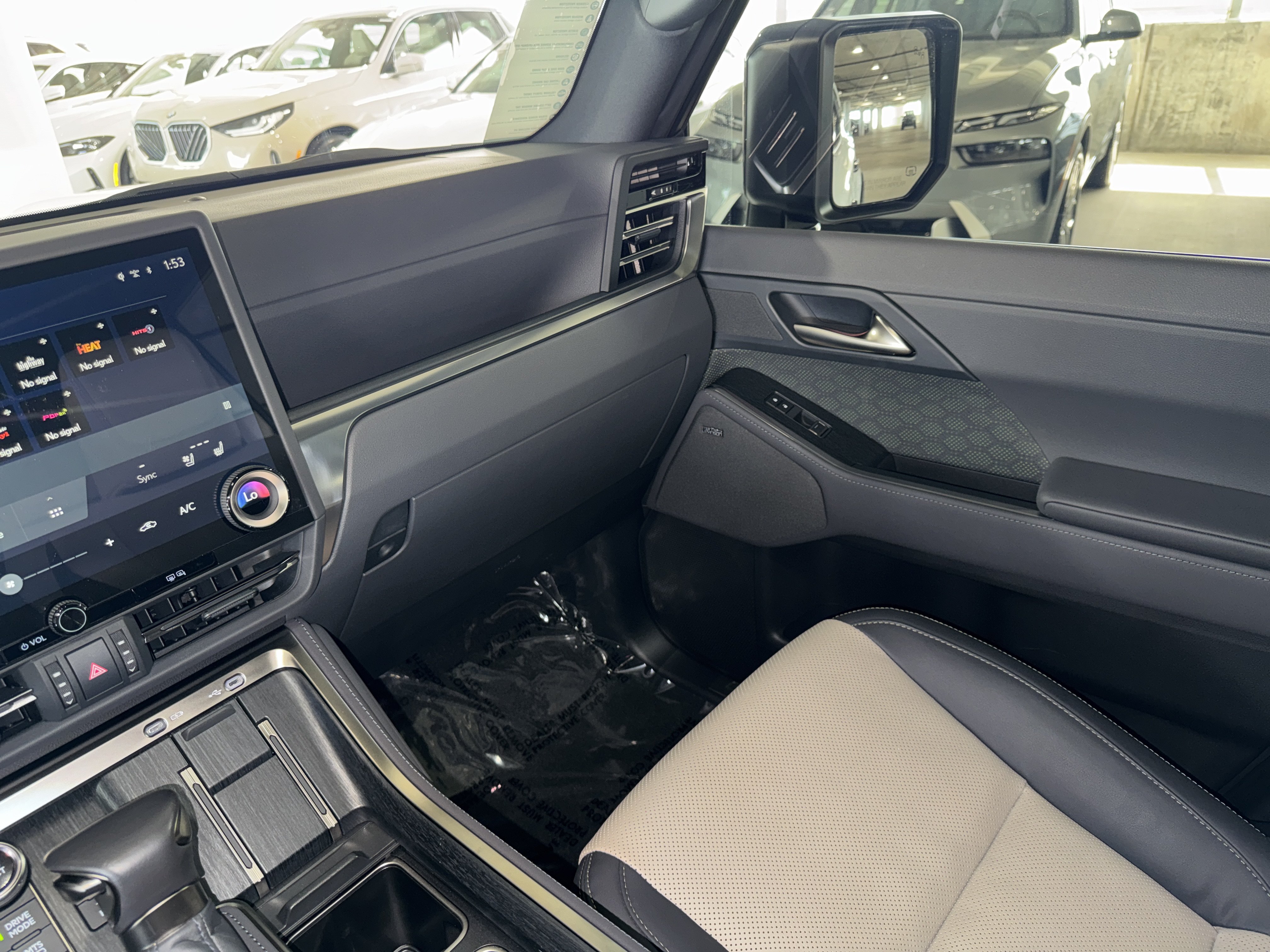 Used 2024 Lexus GX 550 AWD/4WD image 31