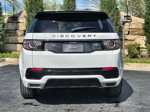Used 2018 Land Rover Discovery Sport HSE Luxury image 4