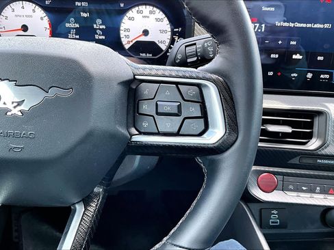 Used 2025 Ford Mustang Coupe RWD image 25