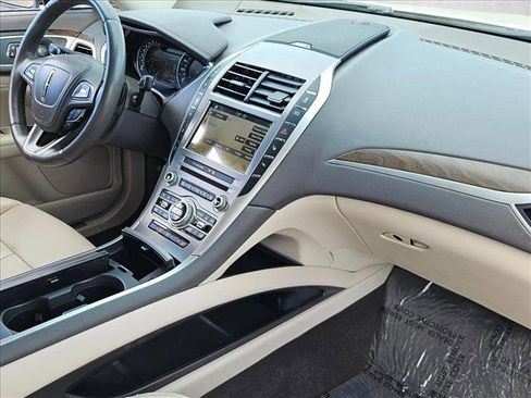 Used 2019 Lincoln MKZ Reserve image 22