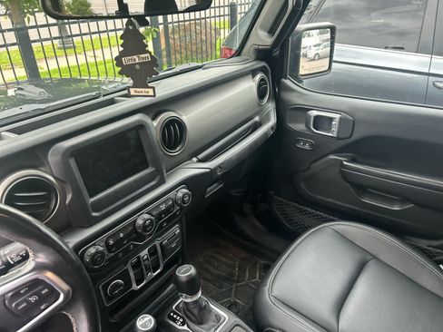 Used 2020 Jeep Gladiator Sport w/ Quick Order Package 24S AWD/4WD image 7