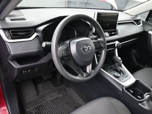 Used 2025 Toyota RAV4 XLE AWD/4WD image 62
