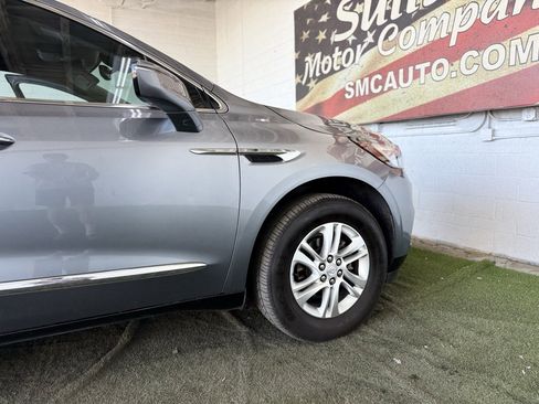 Used 2021 Buick Enclave Essence image 12