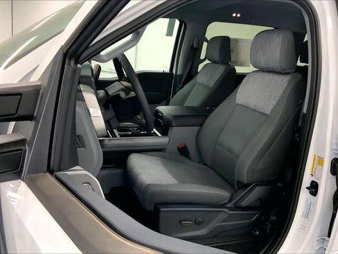 New 2026 Ford F250 XLT w/ FX4 Off-Road Package image 8