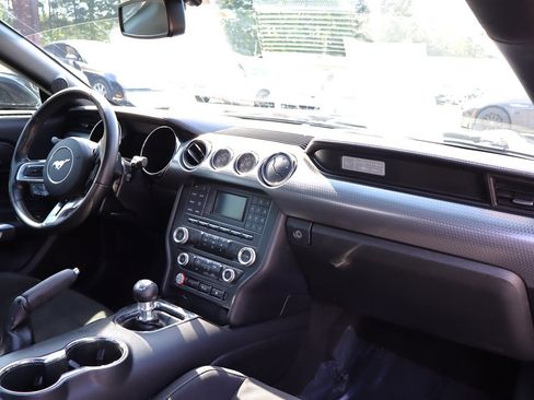 Used 2017 Ford Mustang GT w/ GT Performance Package RWD image 19