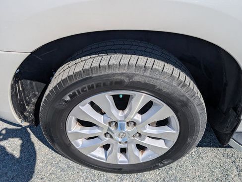 Used 2014 Toyota Sequoia Platinum image 12