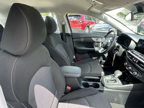 Used 2024 Kia Forte LXS w/ LXS Technology Package FWD image 12