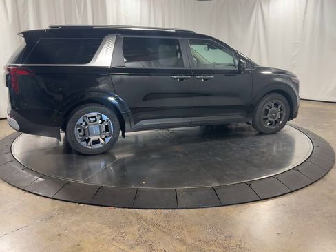 New 2026 Kia Carnival EX image 2