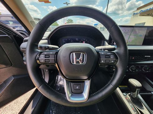 Used 2025 Honda Accord Touring image 21
