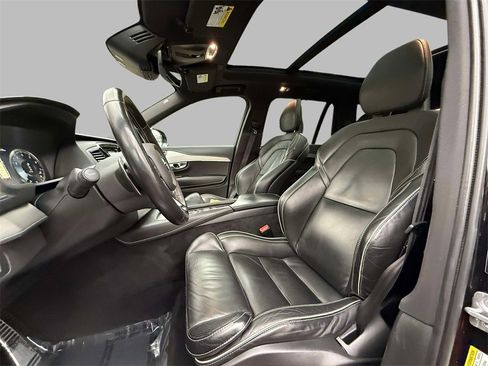Used 2020 Volvo XC90 T6 R-Design image 2