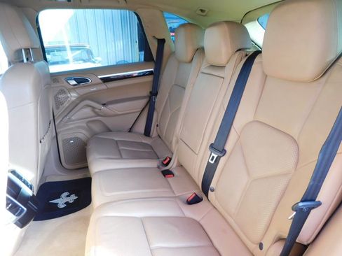 Used 2014 Porsche Cayenne image 22