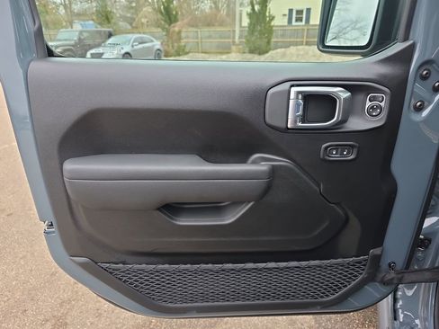 New 2026 Jeep Gladiator Sport image 25