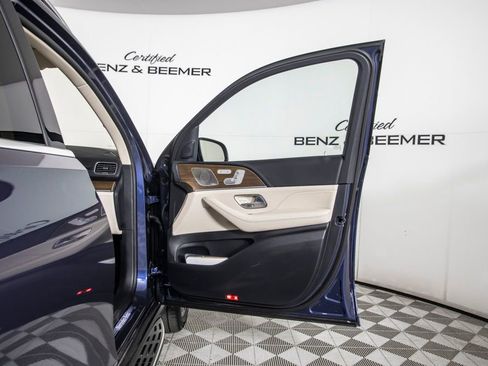 Used 2026 Mercedes-Benz GLS 580 4MATIC image 21