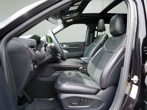 Used 2025 Ford Explorer ST AWD/4WD image 10