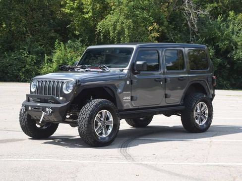 Used 2019 Jeep Wrangler Unlimited Sahara AWD/4WD image 19