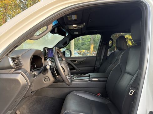 Used 2022 Lexus LX 600 4WD w/ Interior Upgrade Package image 15