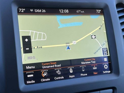Used 2023 Jeep Cherokee Altitude Lux AWD/4WD image 22