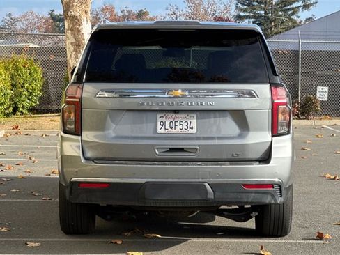 Used 2024 Chevrolet Suburban LT image 5