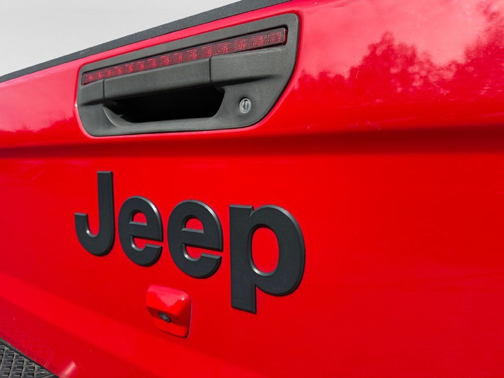 Used 2020 Jeep Gladiator Sport w/ Quick Order Package 24S AWD/4WD image 17