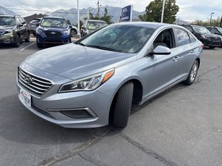 Used 2017 Hyundai Sonata SE image 1