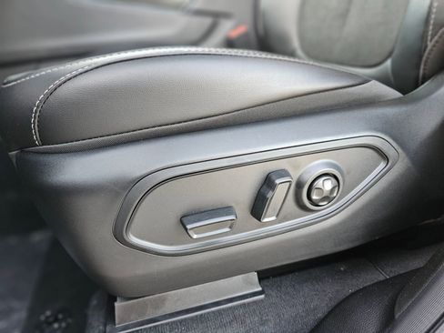 New 2026 Jeep Grand Cherokee Altitude image 19