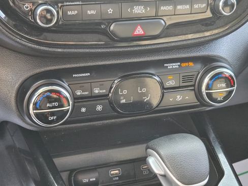 Used 2023 Kia Soul FWD image 26